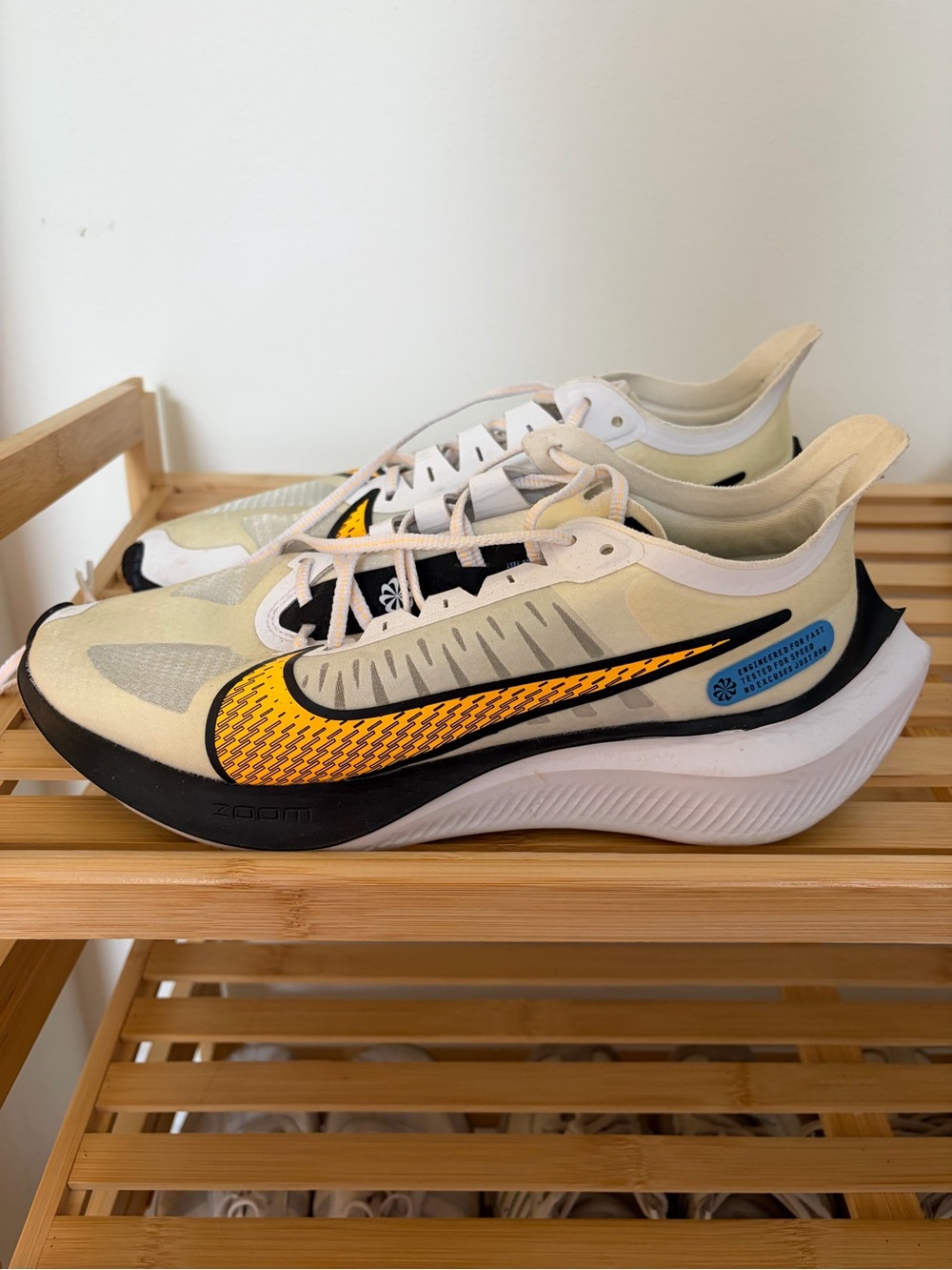 Nike Performance Racing Shoes in Cream, Yellow & Black